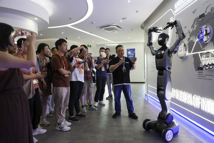 凝聚復(fù)興偉力 繪就時(shí)代華章——2025年宣傳思想文化事業(yè)開(kāi)創(chuàng)新局面